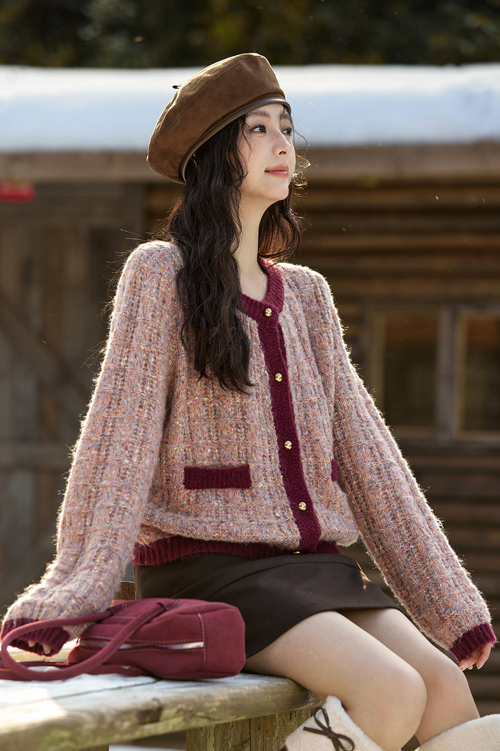 女性のためのニットシャツ