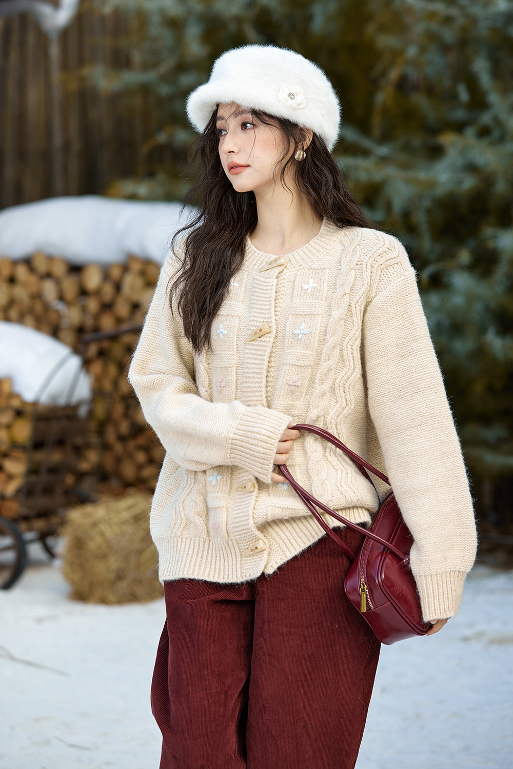 เสื้อถักสำหรับผู้หญิง