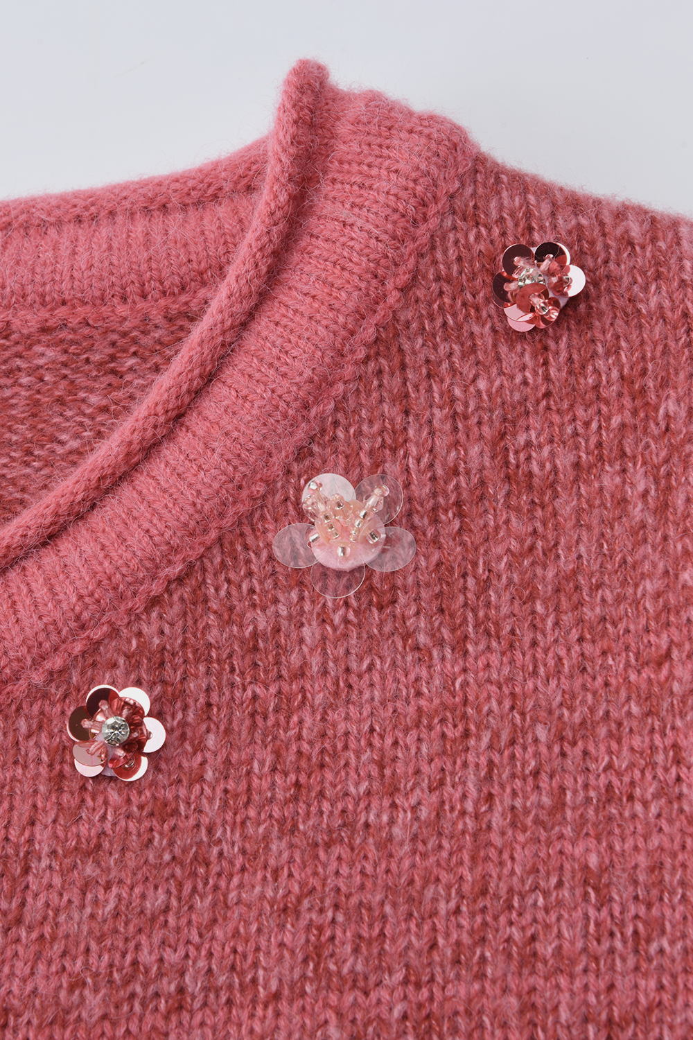 女性のためのニットシャツ