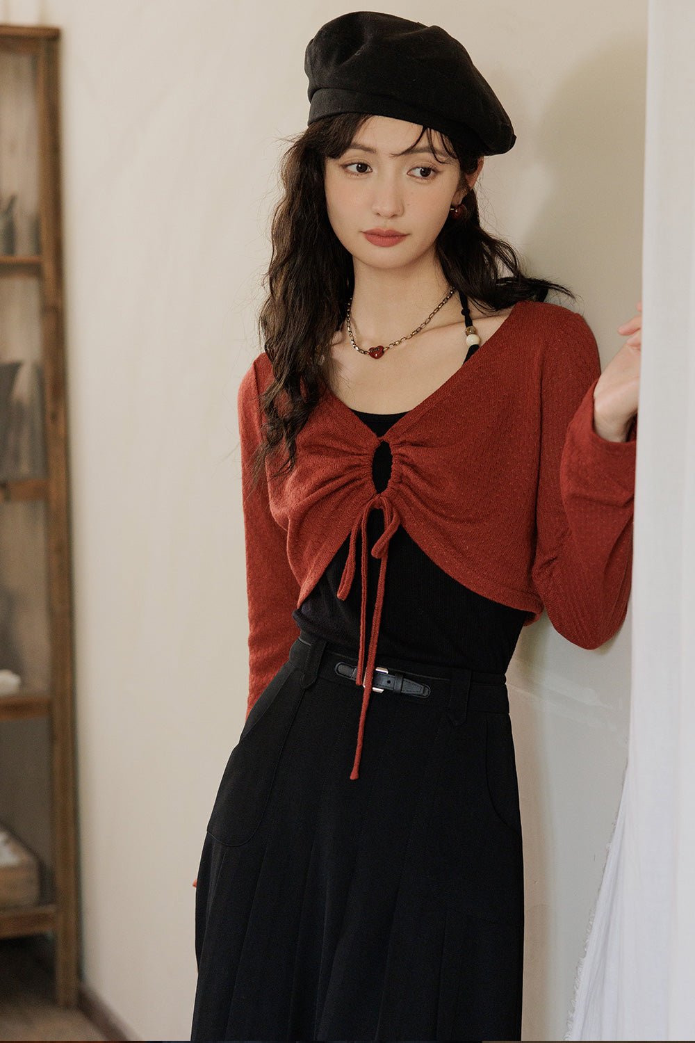 Bộ vest áo dây và áo cardigan