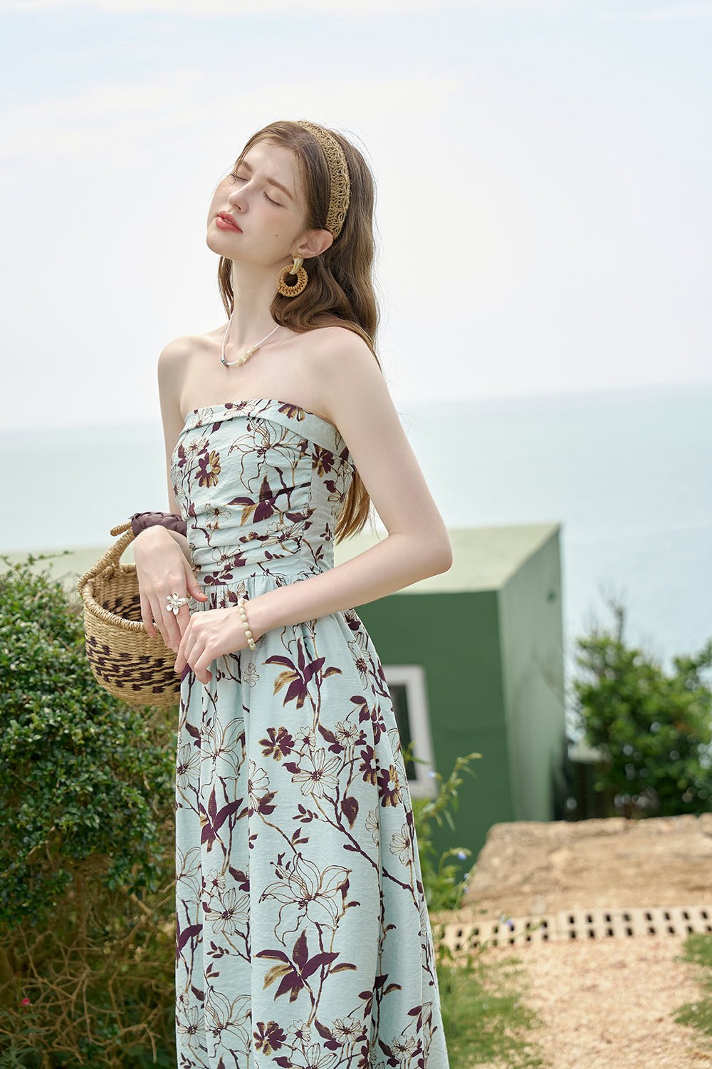 ชุดเดรสพันหน้าอกสำหรับผู้หญิง