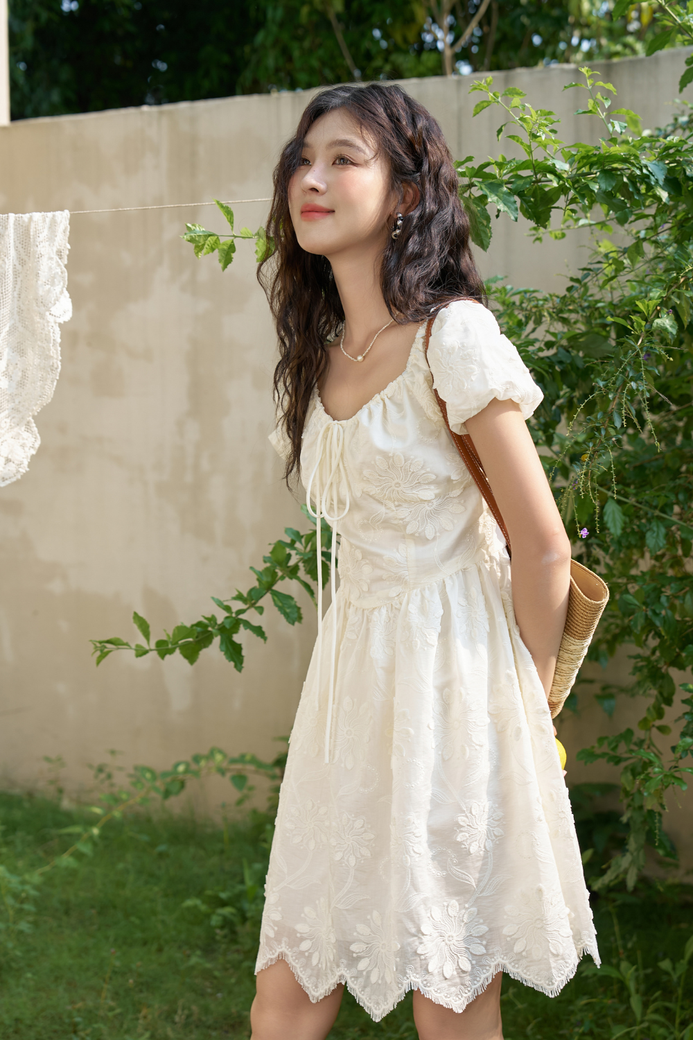 Gaun Midi Padat yang Elegan untuk Wanita