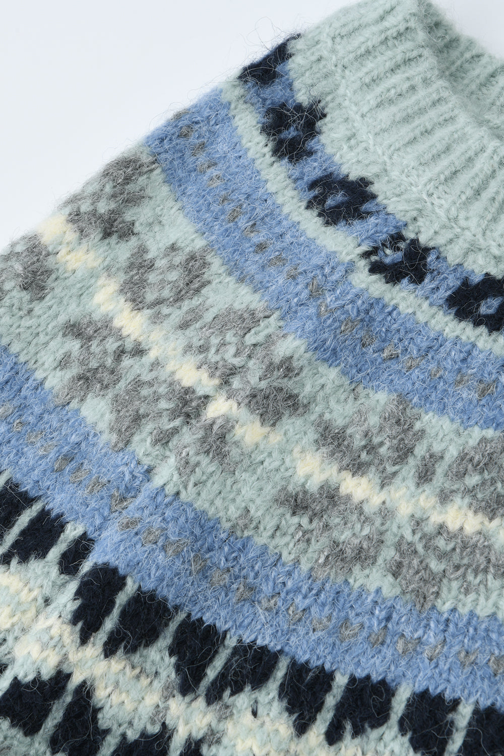 女性のためのニットシャツ