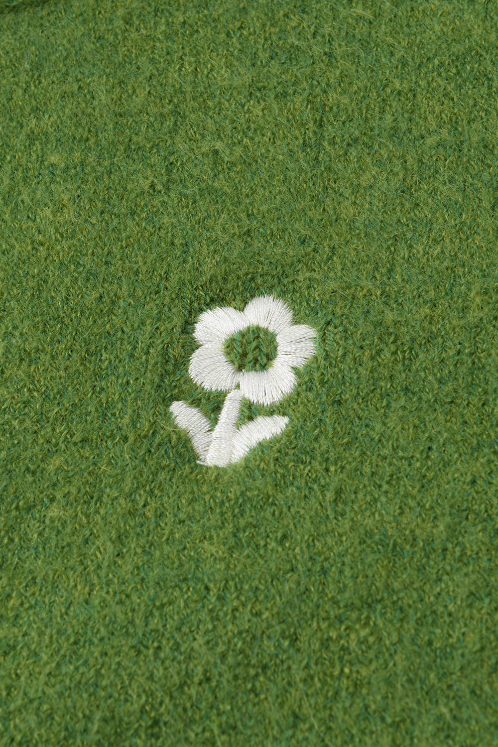 女性のためのニットシャツ