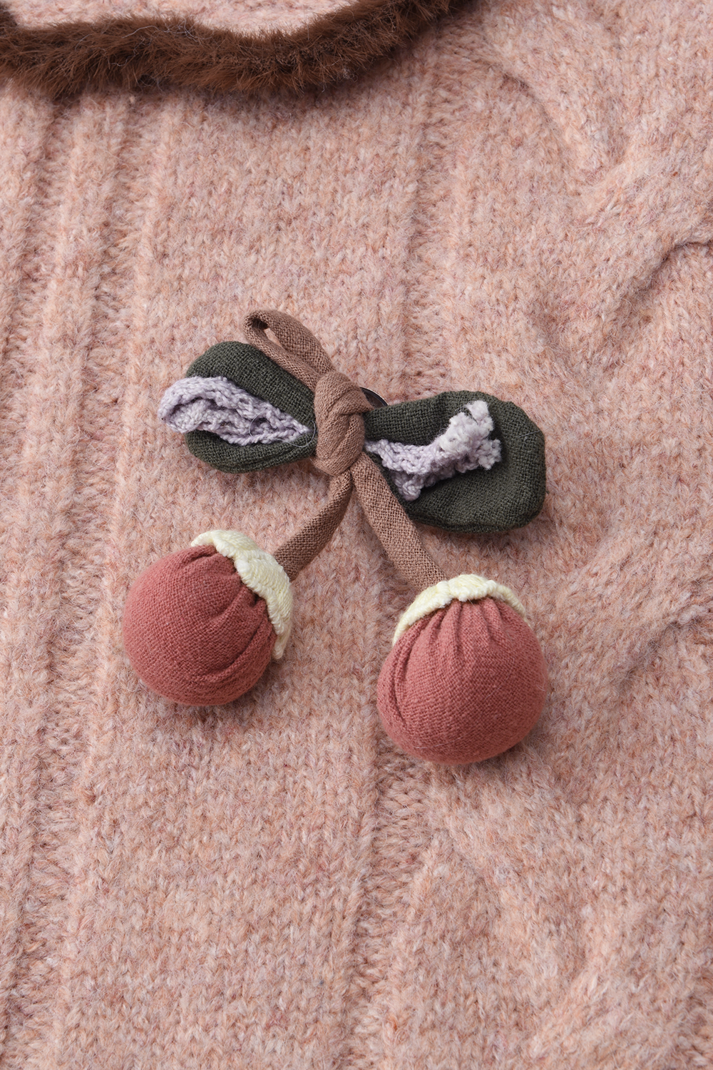 Knit Shirt+Brooch for Women