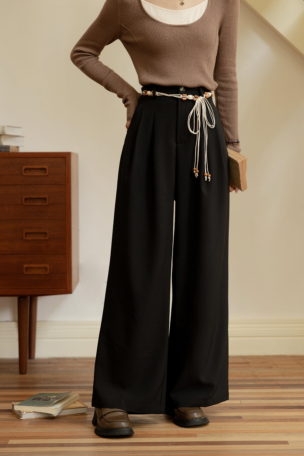 Jeans kaki lebar untuk wanita