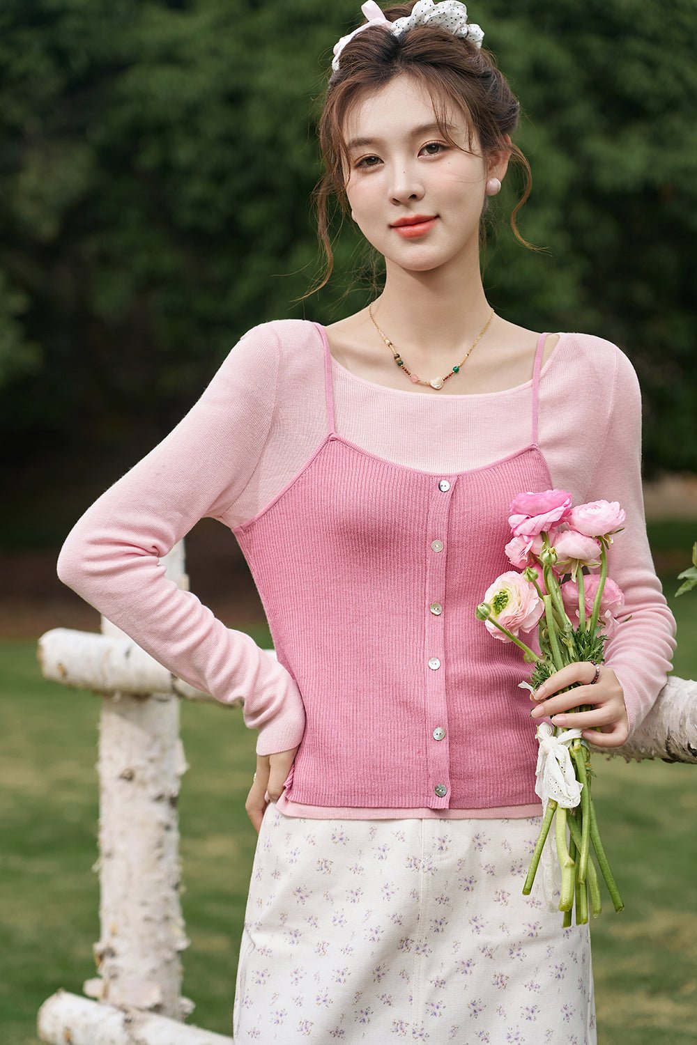 Bộ đồ vest áo dây và áo phông