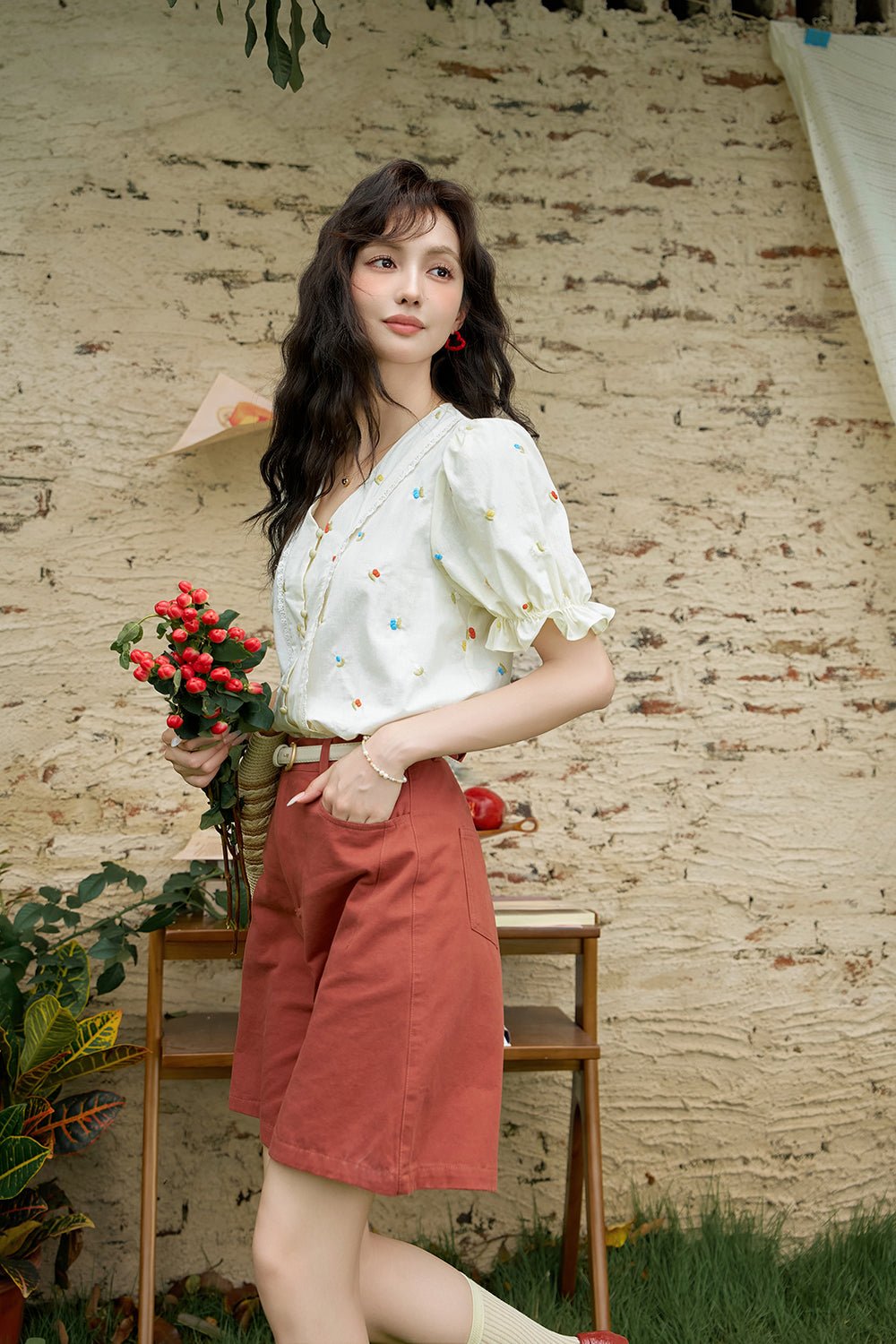 여성용 자수 퍼프 슬리브 블라우스