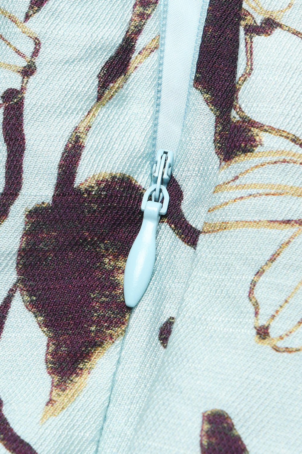 ชุดเดรสพันหน้าอกสำหรับผู้หญิง