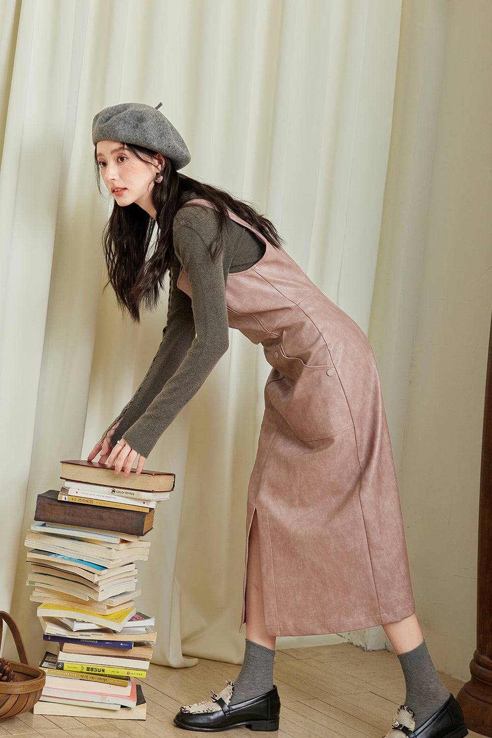 ชุดเดรสยาวสายเดี่ยวสำหรับผู้หญิง