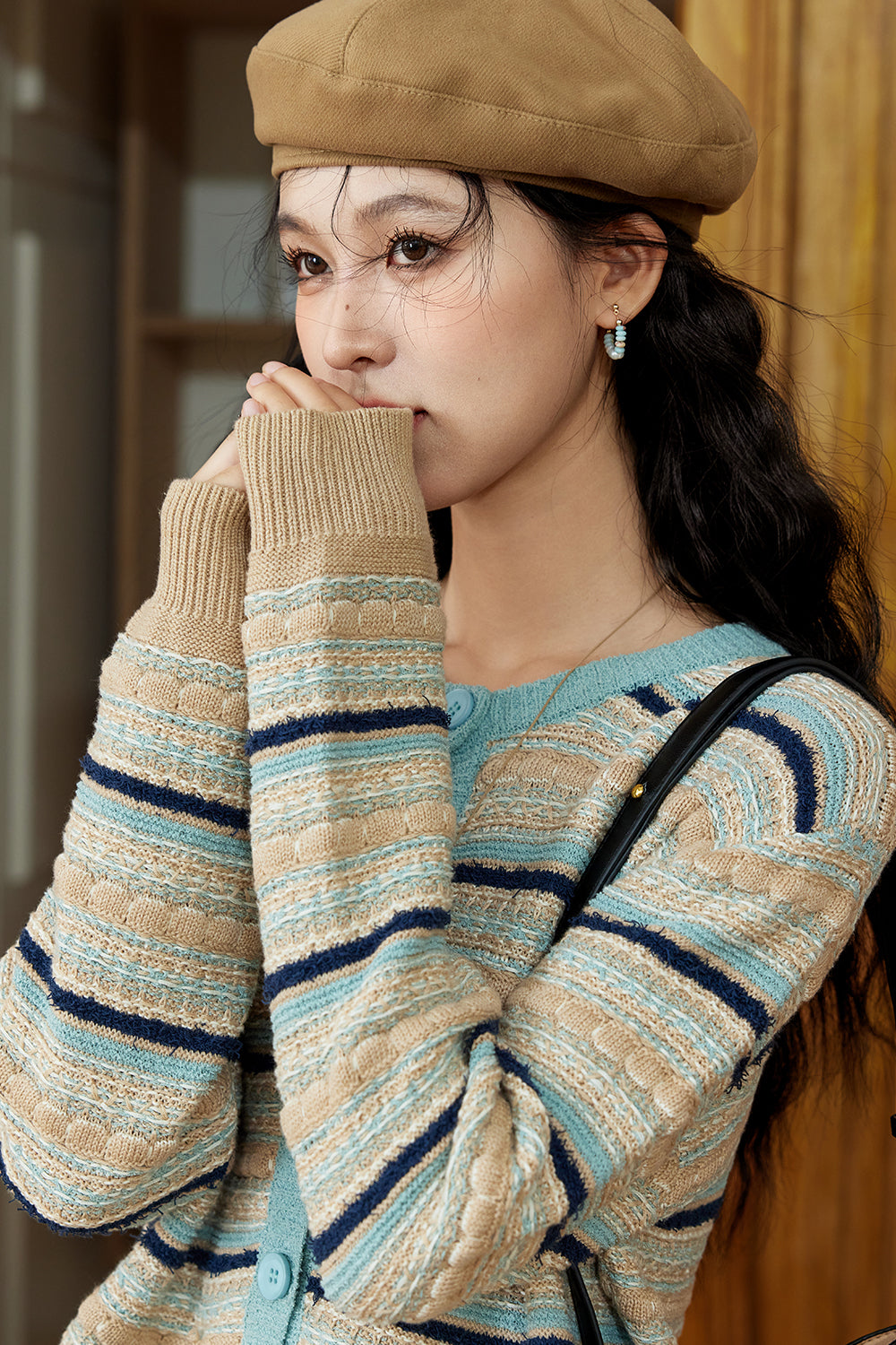 เสื้อถักสำหรับผู้หญิง