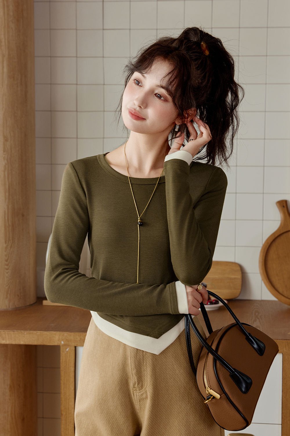 女性のための長袖Tシャツ