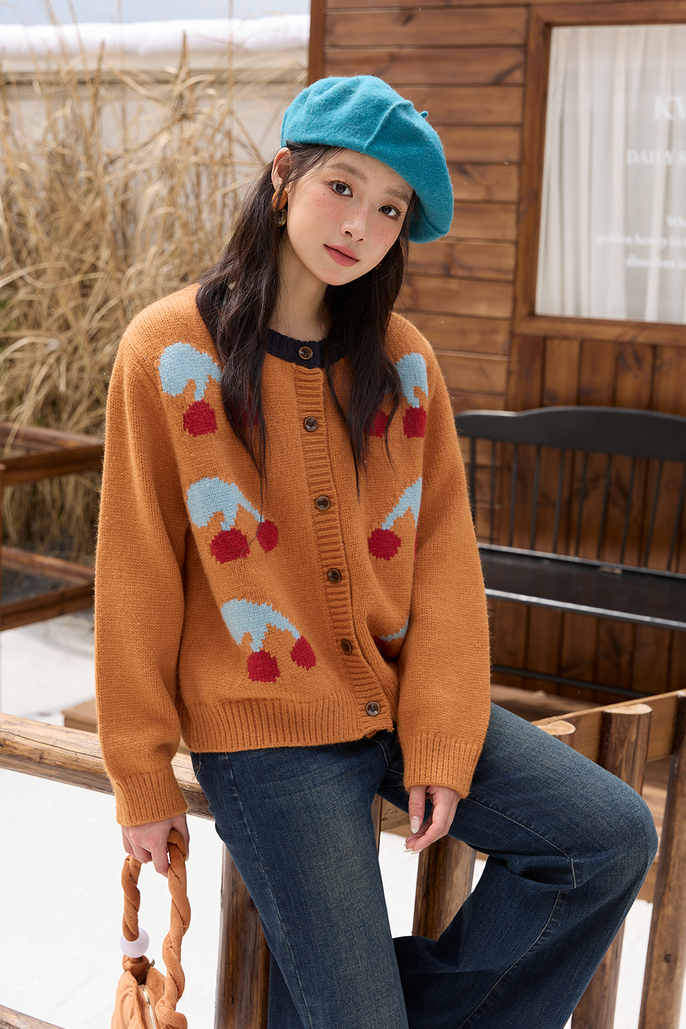 เสื้อถักสำหรับผู้หญิง