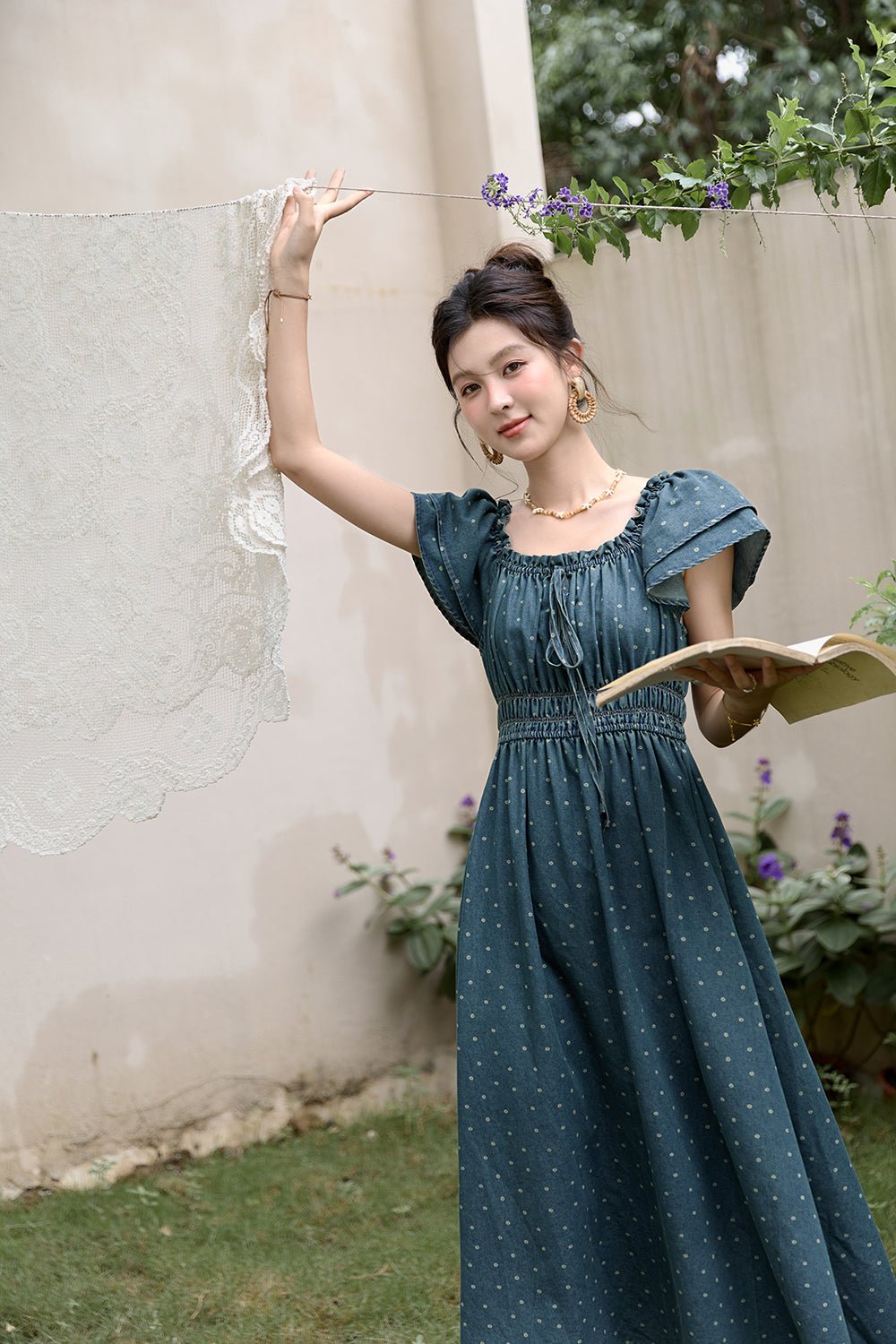 Gaun Polkadot A-line untuk Wanita