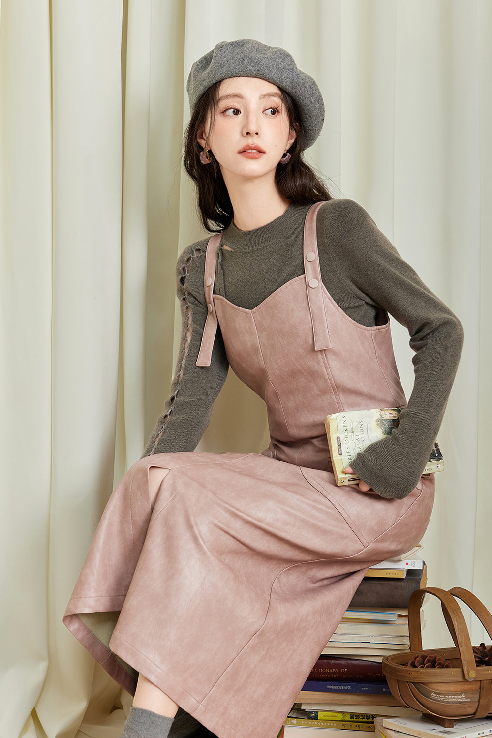 ชุดเดรสยาวสายเดี่ยวสำหรับผู้หญิง