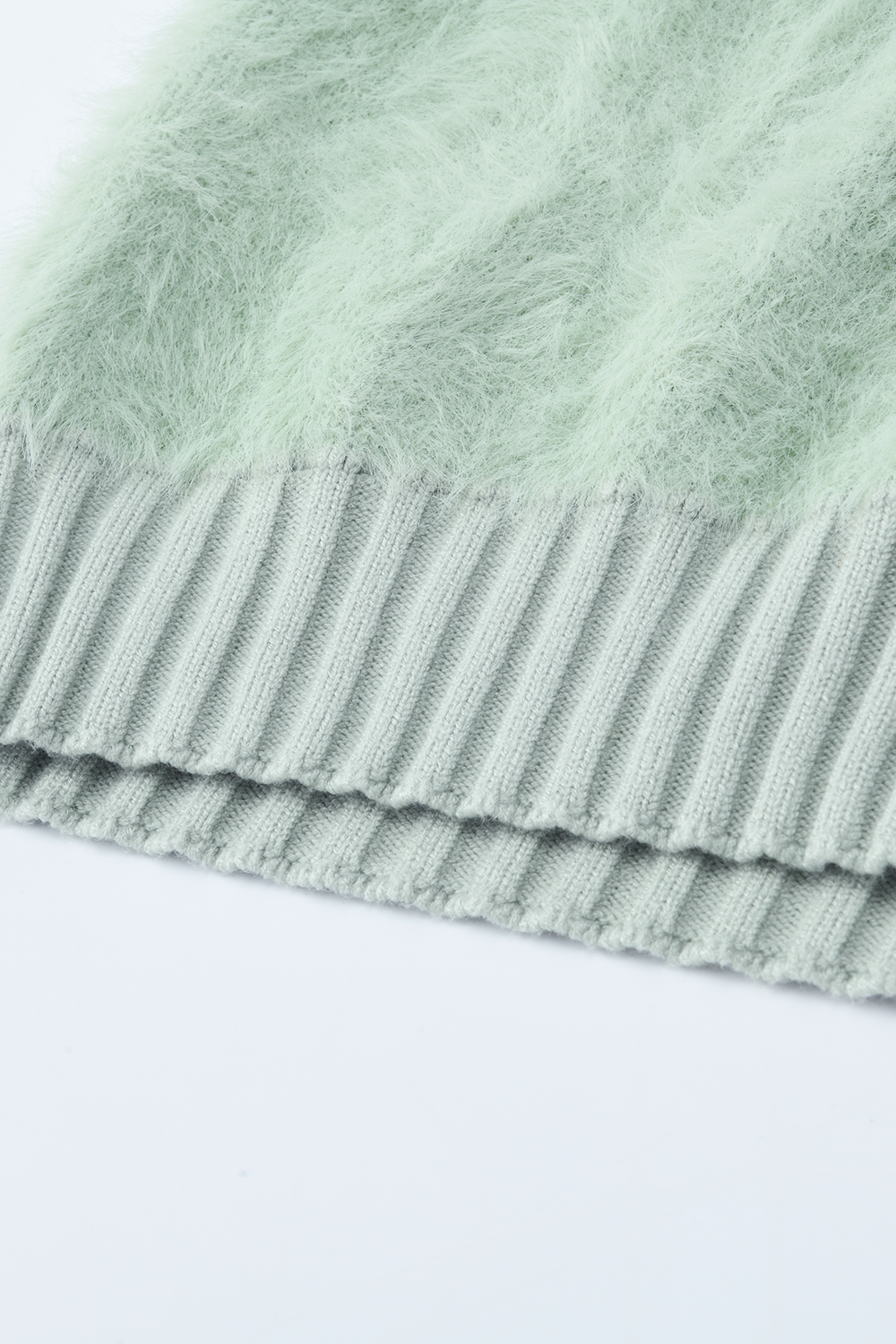 女性のためのニットシャツ