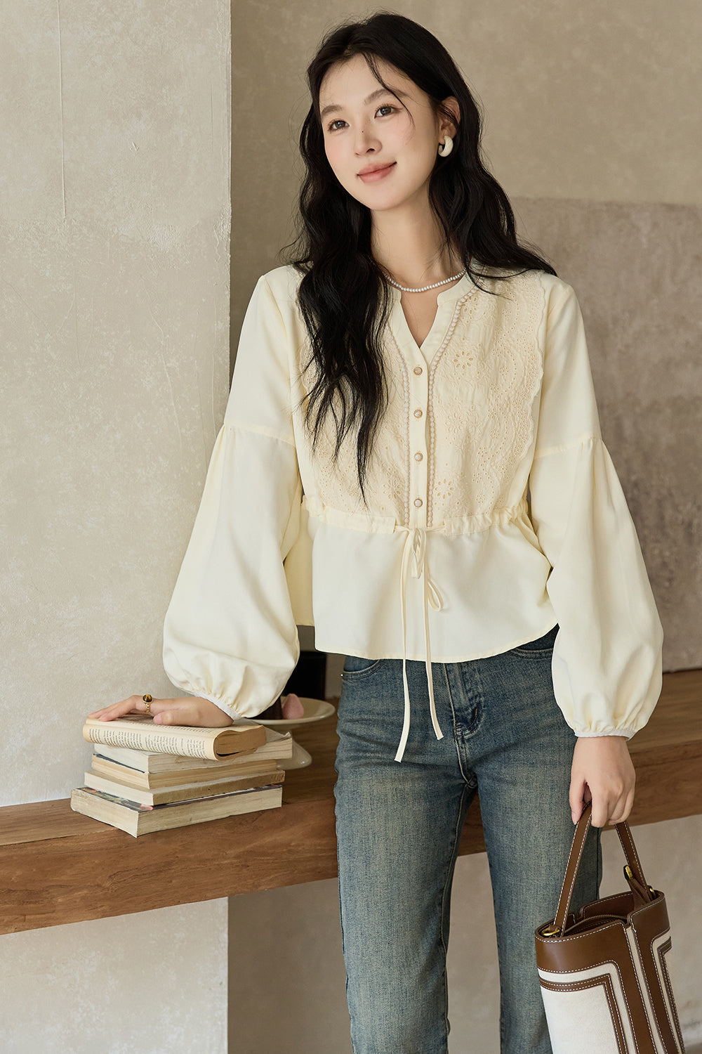 เสื้อเบลาส์สำหรับผู้หญิง