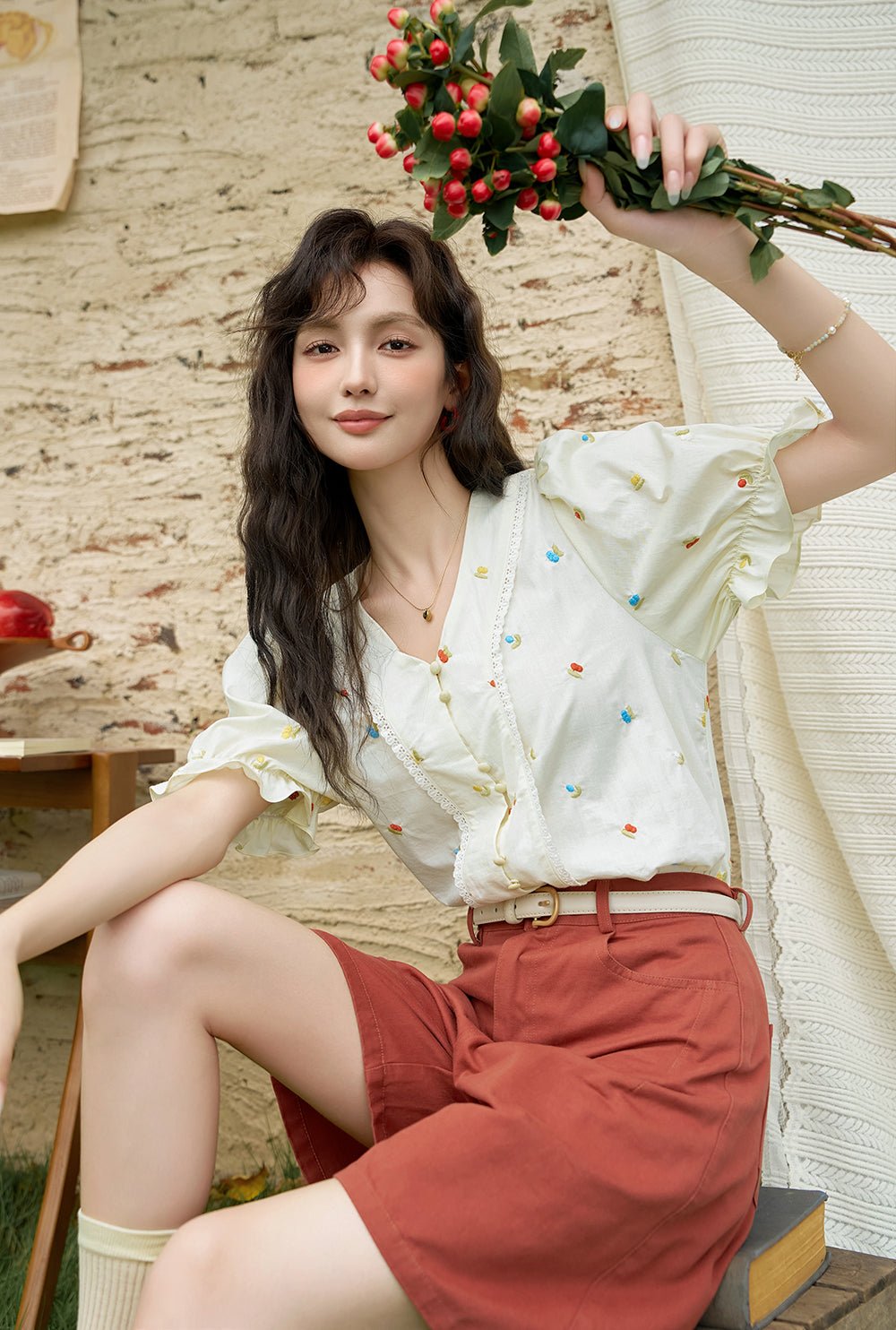 여성용 자수 퍼프 슬리브 블라우스