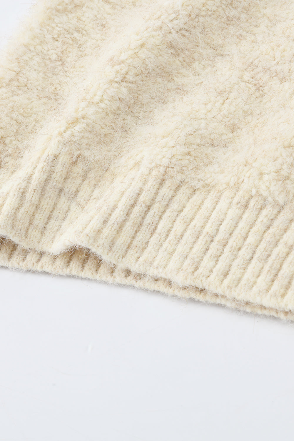 女性のためのニットシャツ