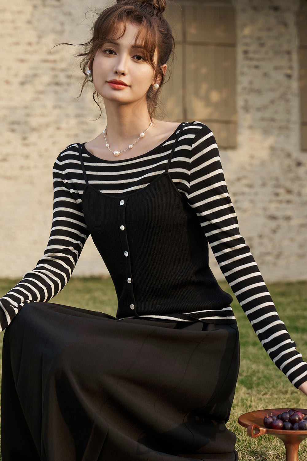 Bộ đồ vest áo dây và áo phông