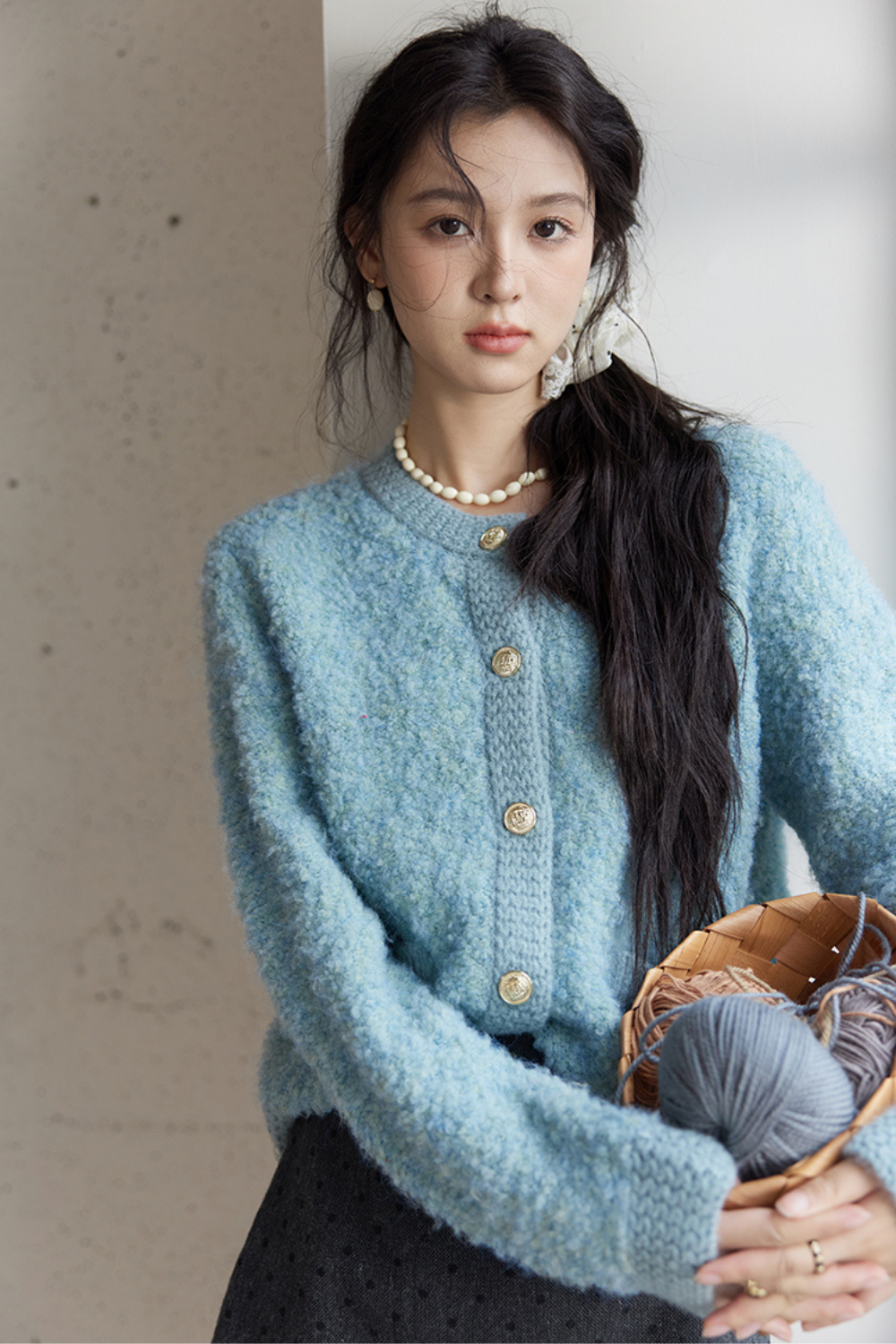 女性のためのニットシャツ