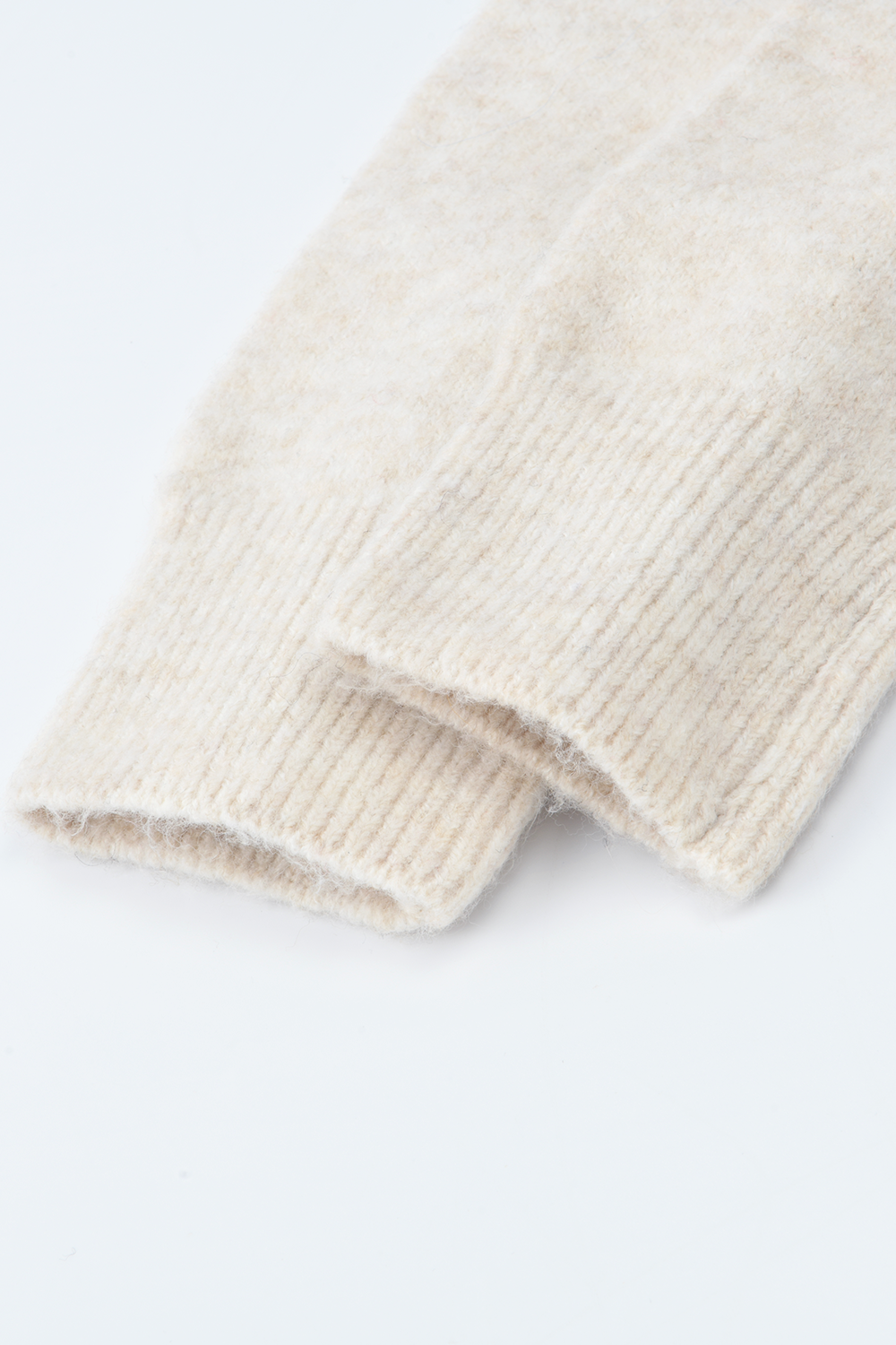 女性のためのニットシャツ