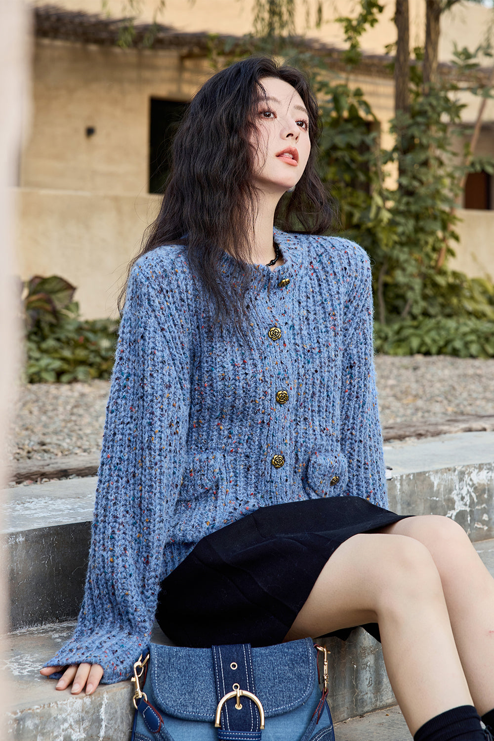 女性のためのニットシャツ