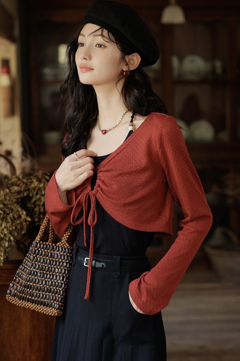 Bộ vest áo dây và áo cardigan