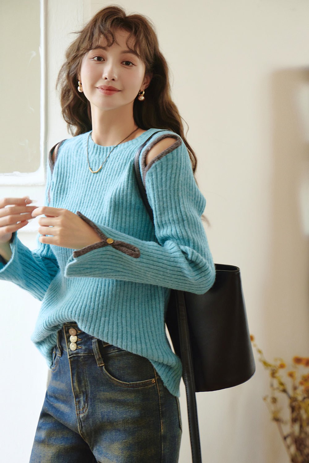 女性のためのニットシャツ