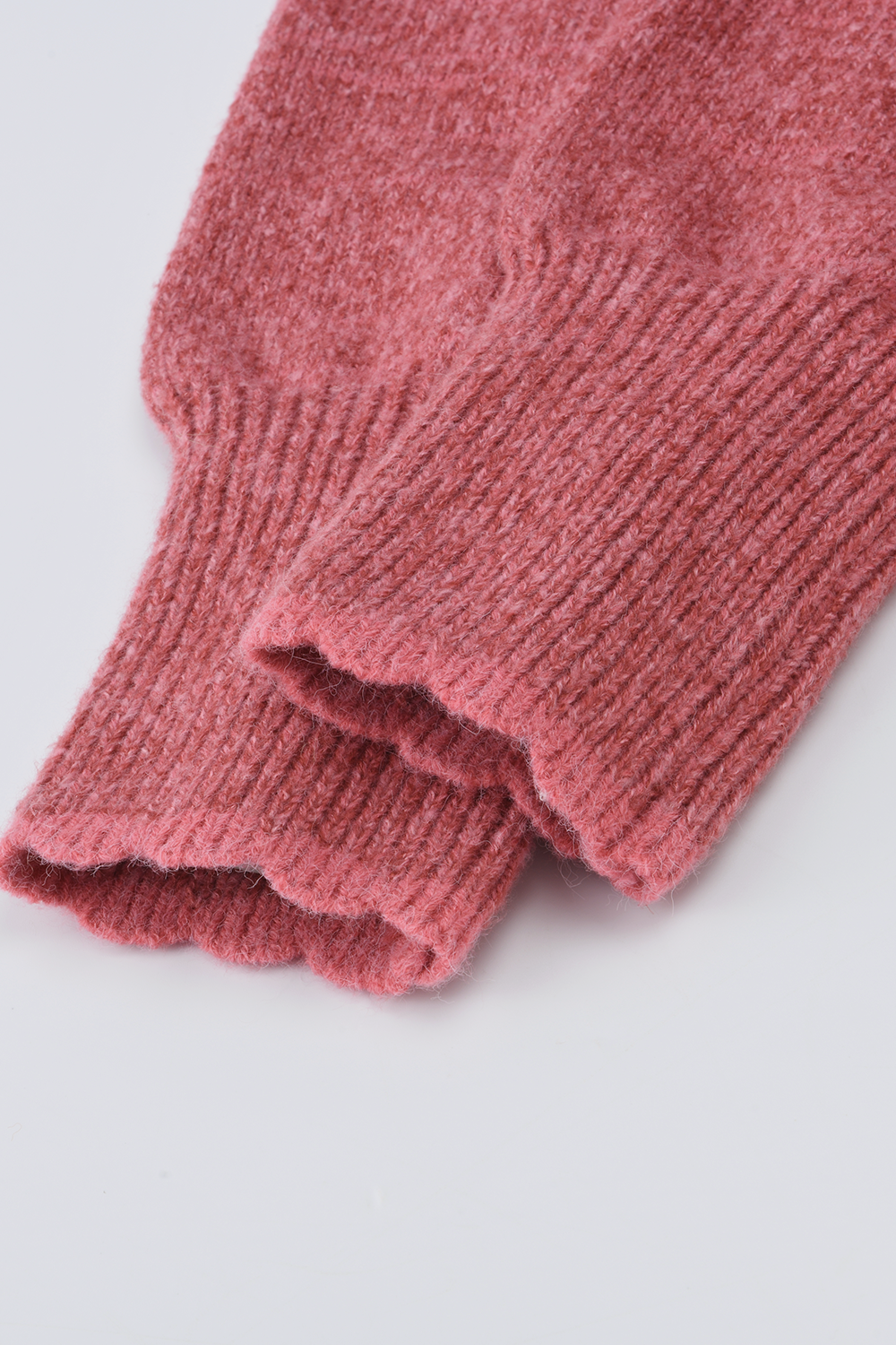 女性のためのニットシャツ