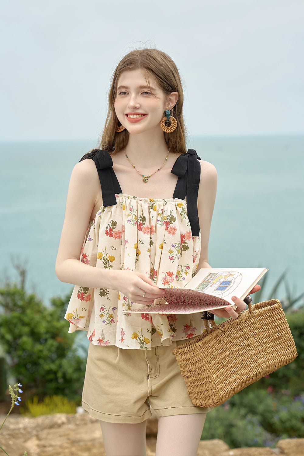 เสื้อสายเดี่ยวสำหรับผู้หญิง