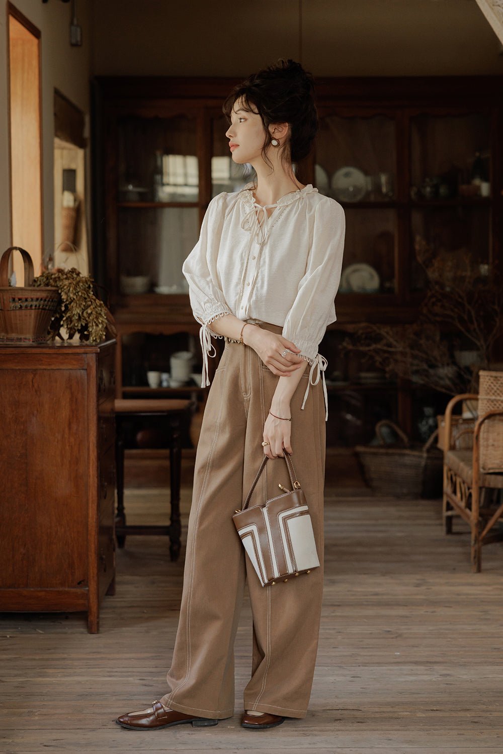 女性用カジュアルパンツ