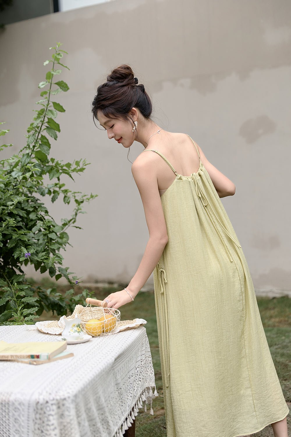 ชุดเดรสยาวสายเดี่ยวสำหรับผู้หญิง