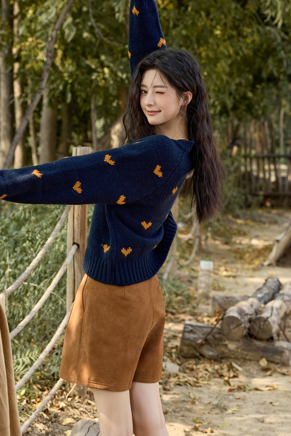 女性のためのニットシャツ