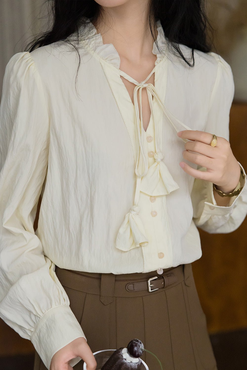 เสื้อเบลาส์สำหรับผู้หญิง