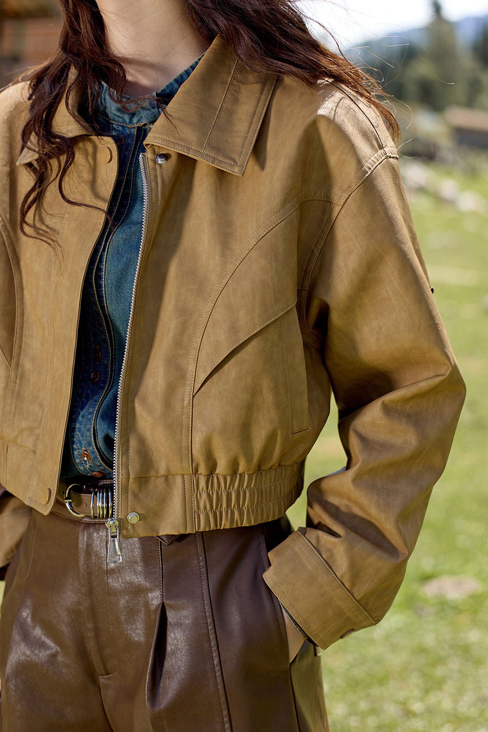 เสื้อโค้ตหนังสำหรับผู้หญิง