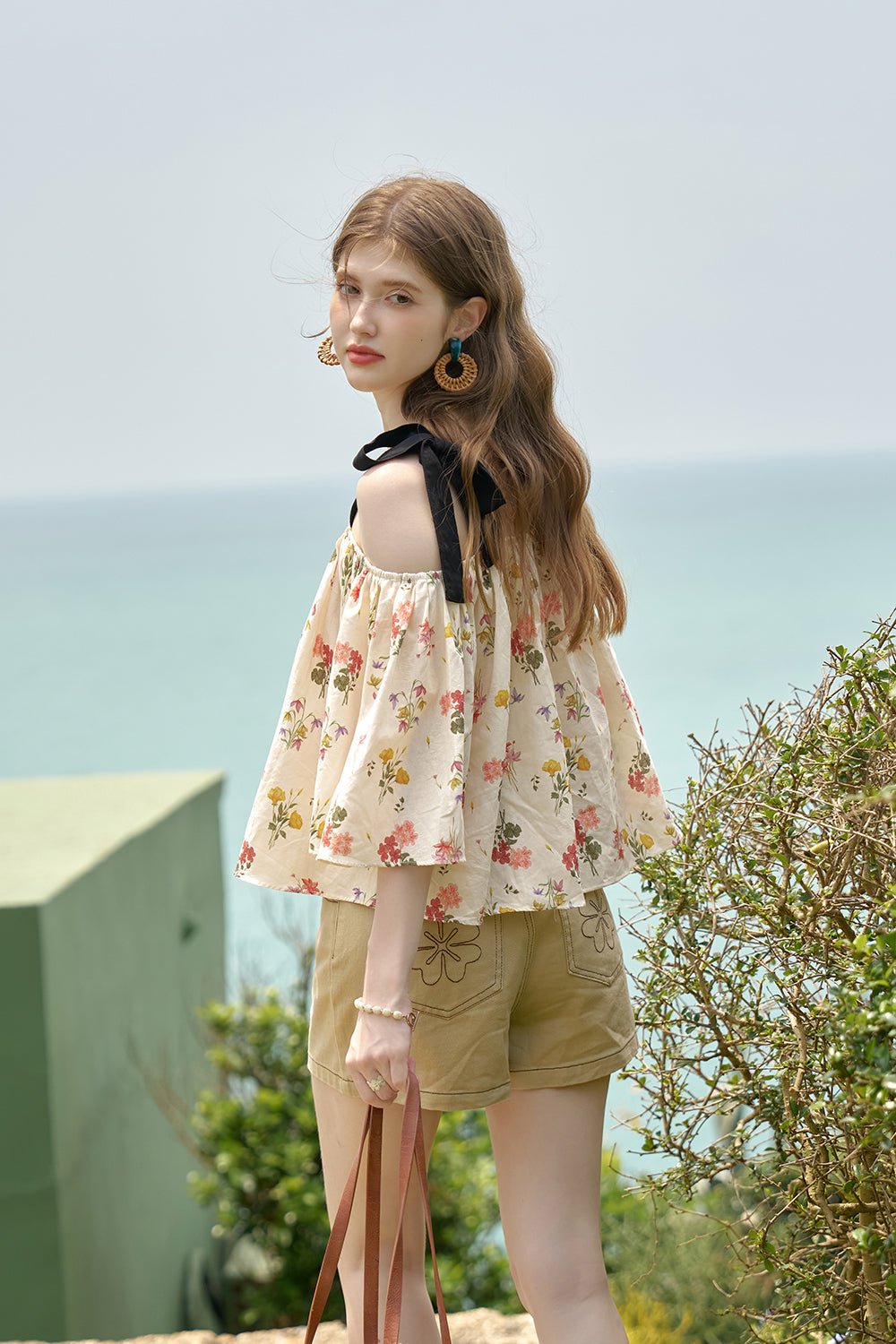 เสื้อสายเดี่ยวสำหรับผู้หญิง