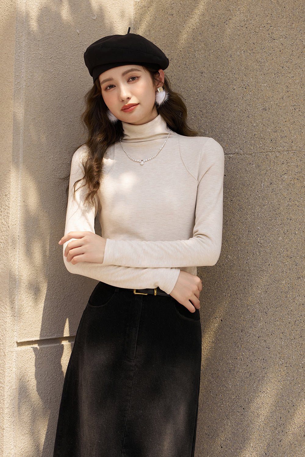 女性のためのニットシャツ