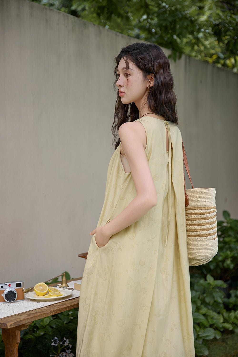 ชุดเดรสยาวสายเดี่ยวสำหรับผู้หญิง