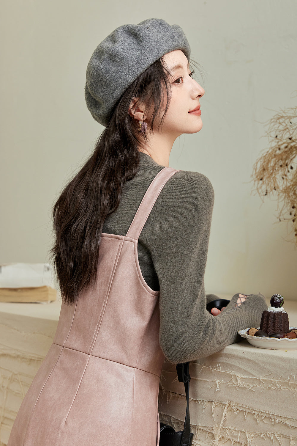 ชุดเดรสยาวสายเดี่ยวสำหรับผู้หญิง