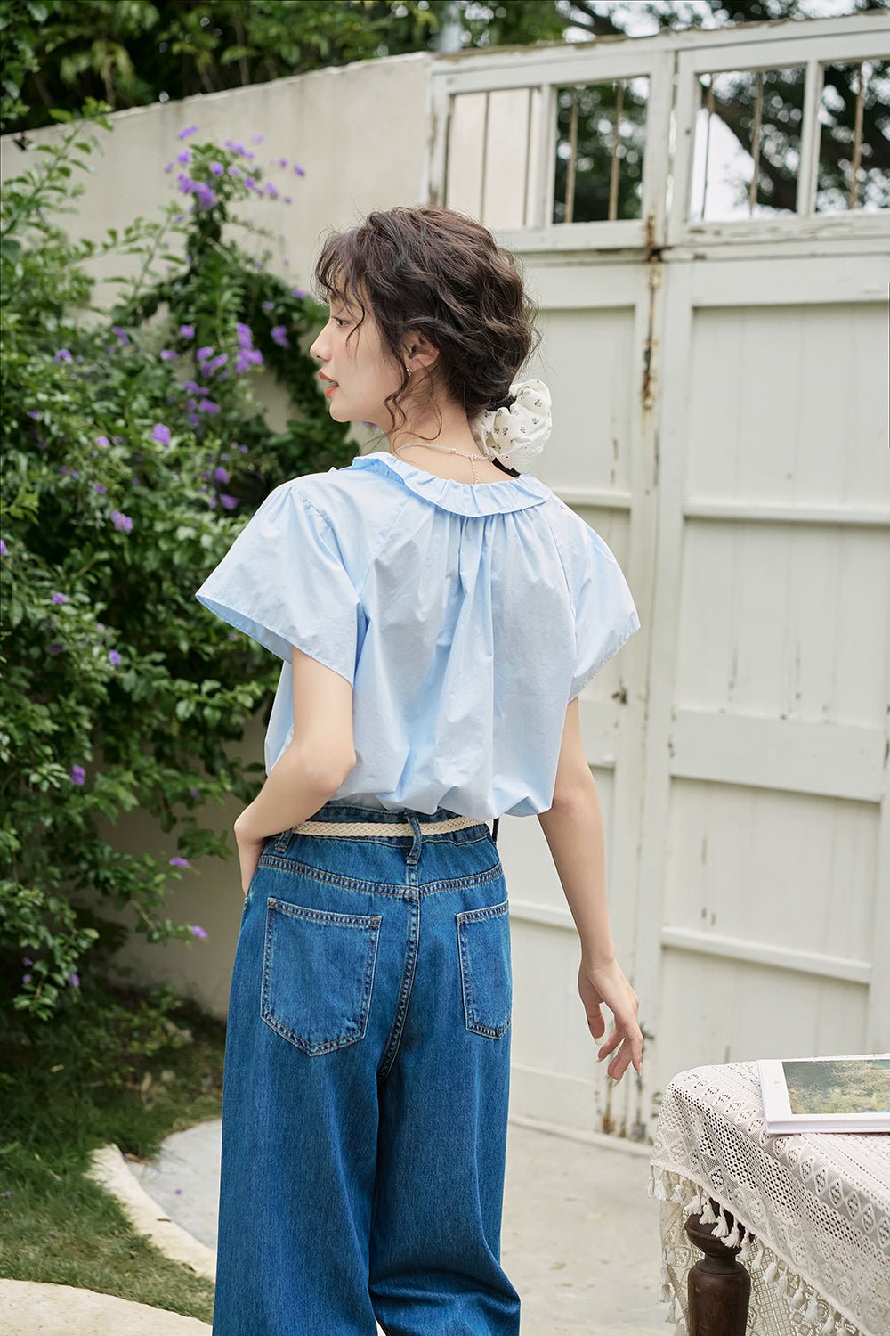 Blus Kerah Ruffled untuk Wanita