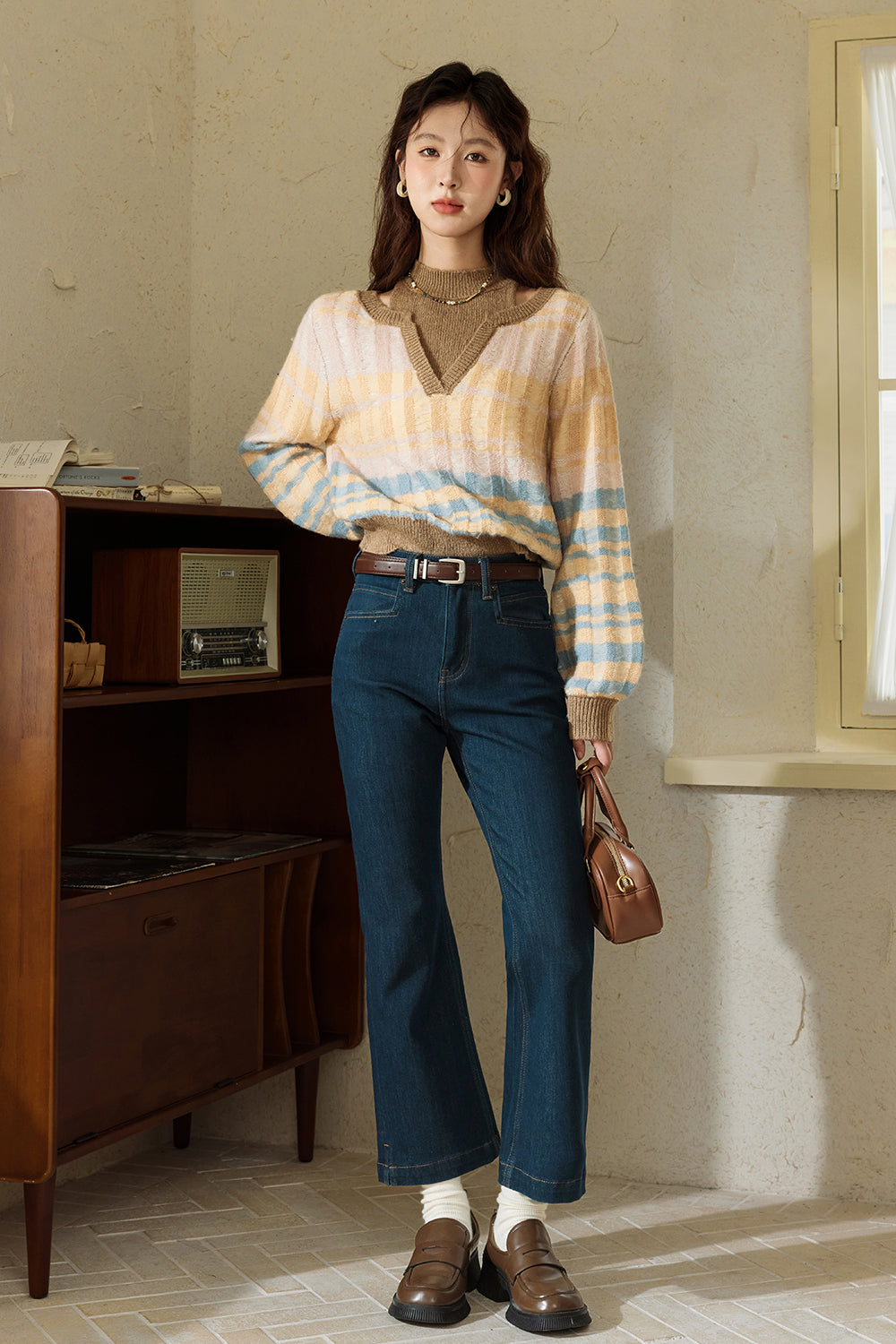 女性のためのニットシャツ