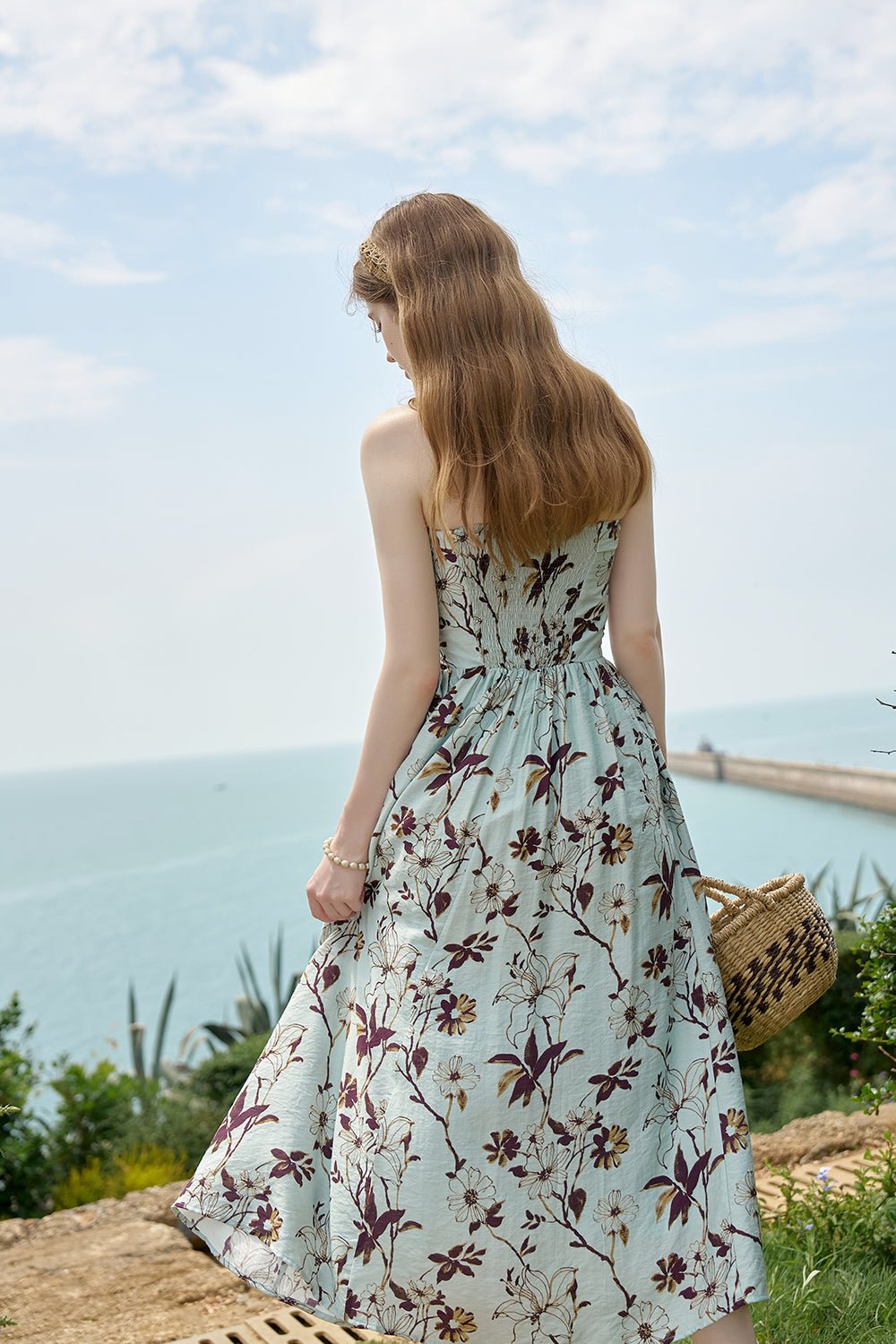 ชุดเดรสพันหน้าอกสำหรับผู้หญิง