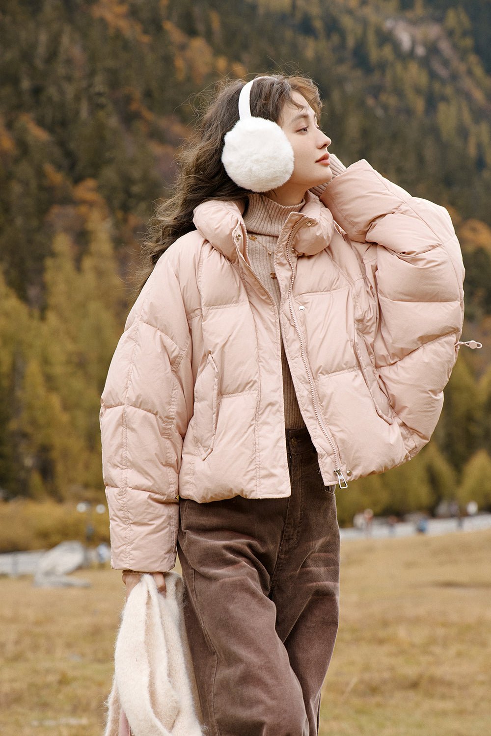 女性のための冬のフグジャケット