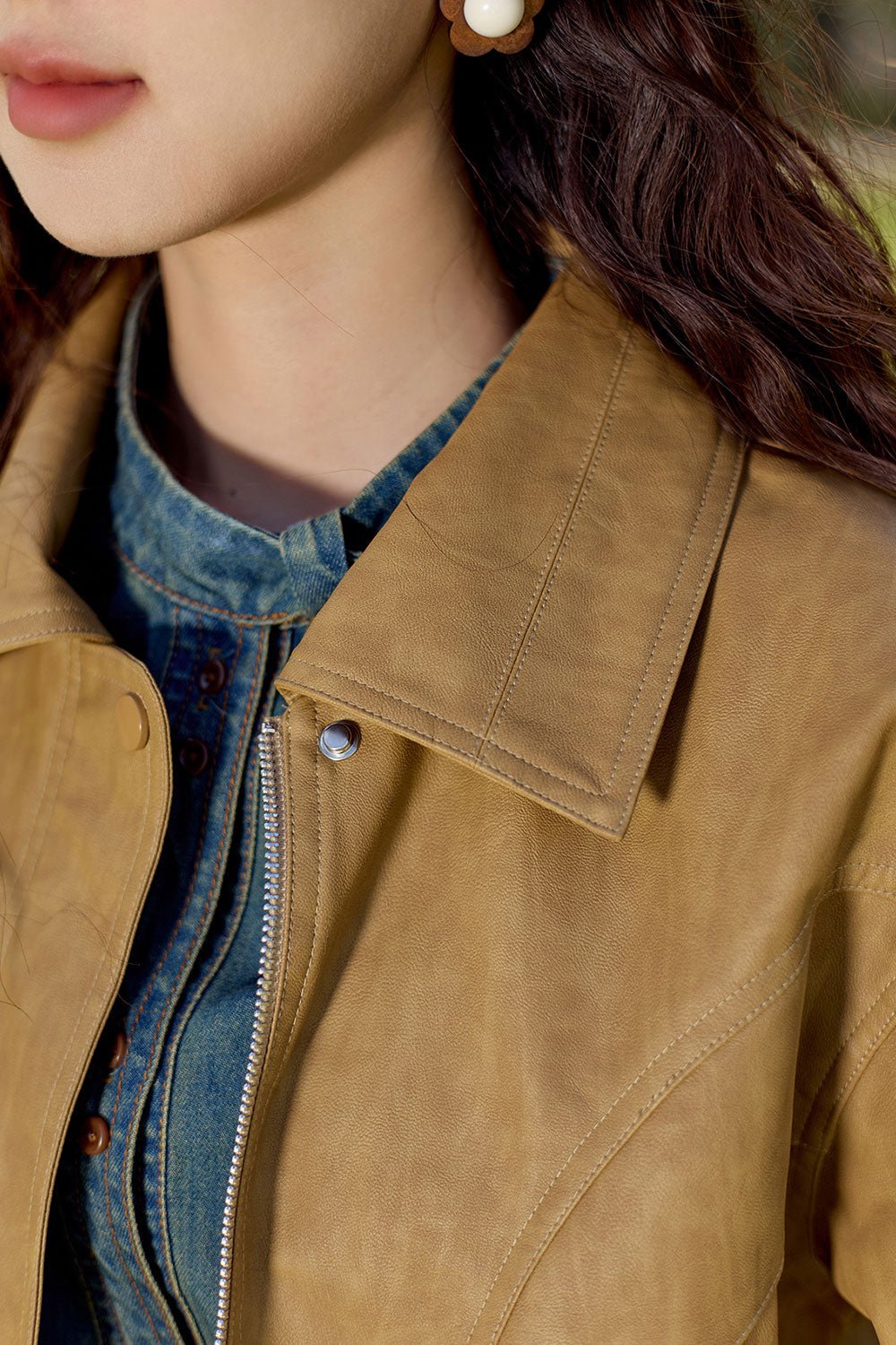 เสื้อโค้ตหนังสำหรับผู้หญิง