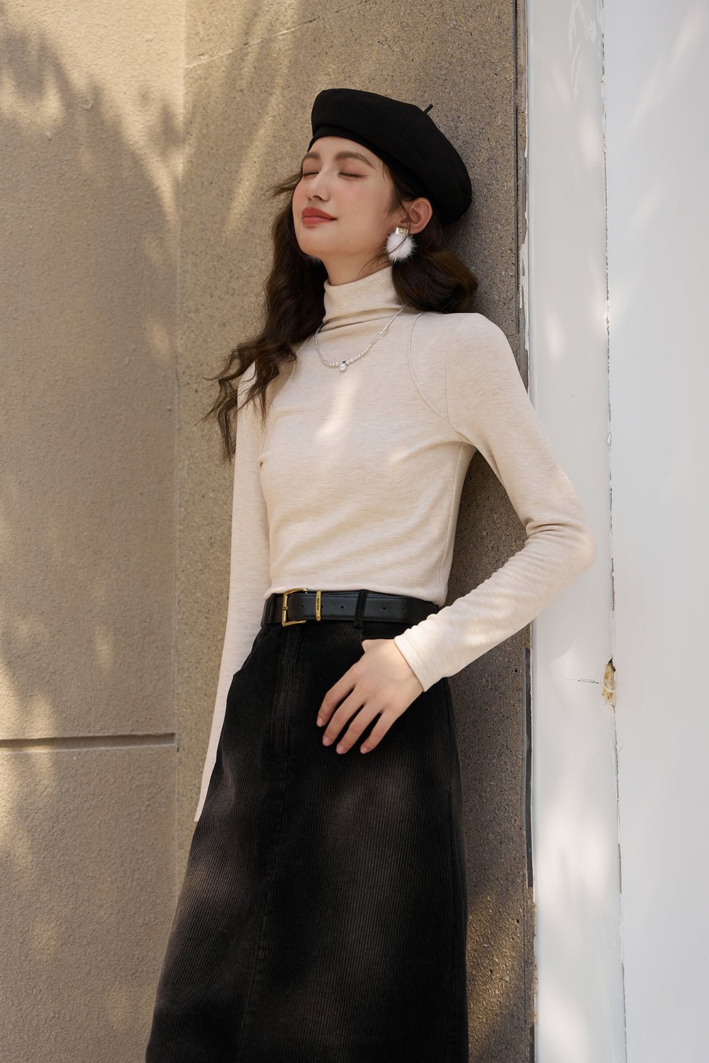 女性のためのニットシャツ