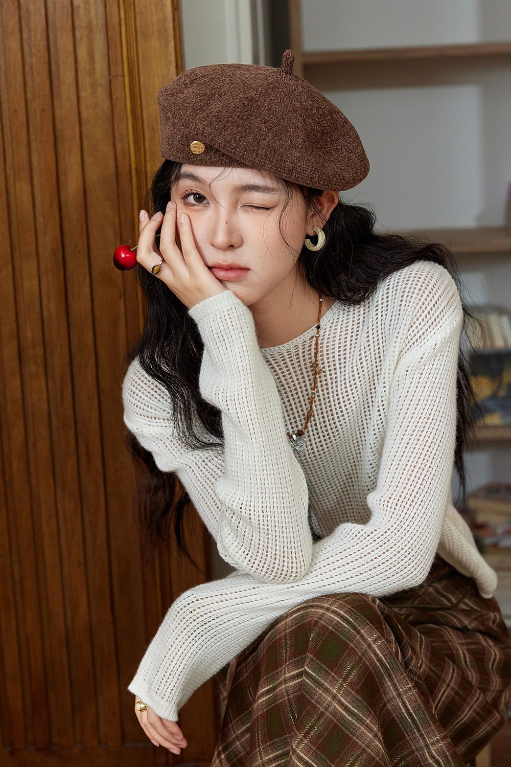 女性のためのニットシャツ