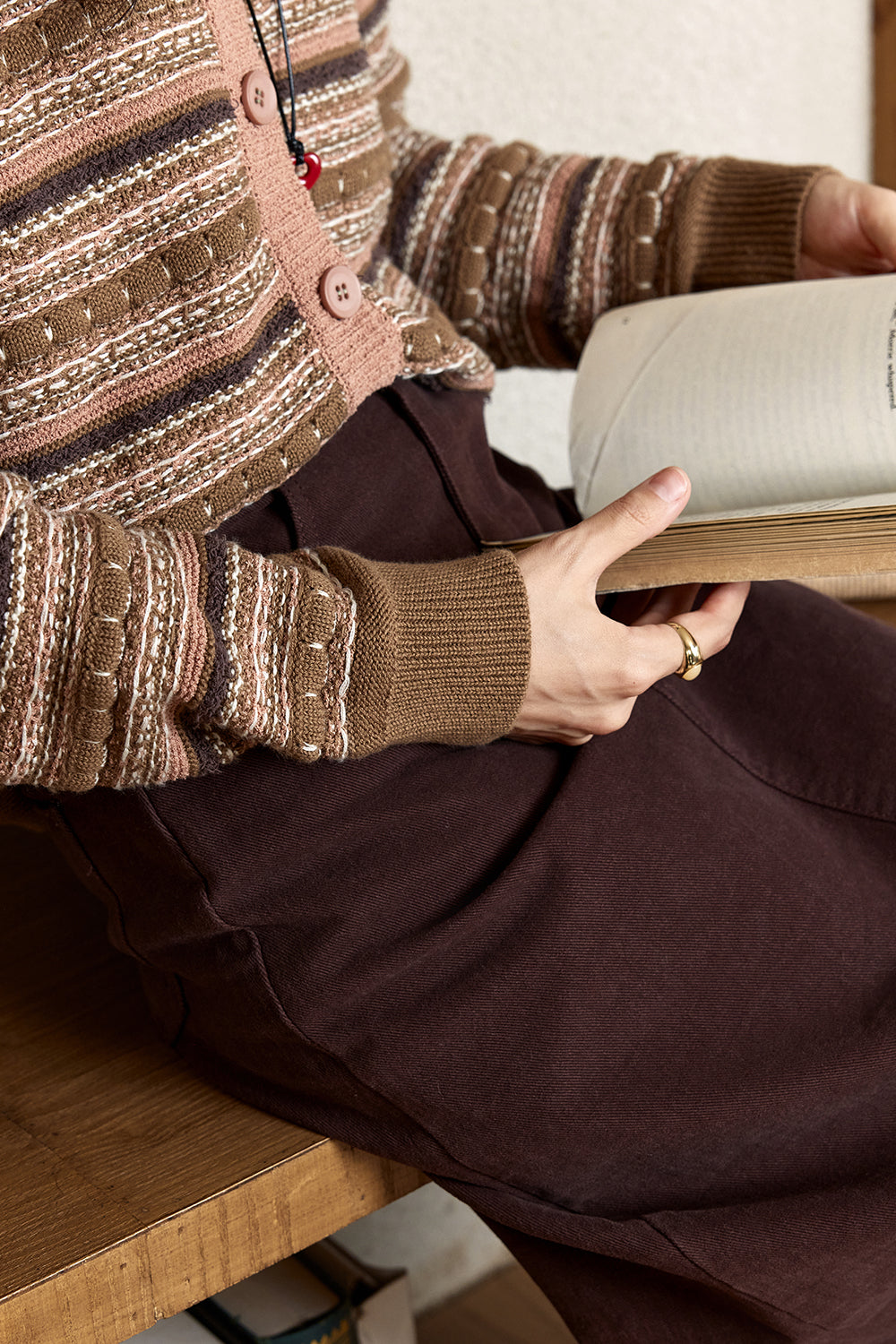 เสื้อถักสำหรับผู้หญิง