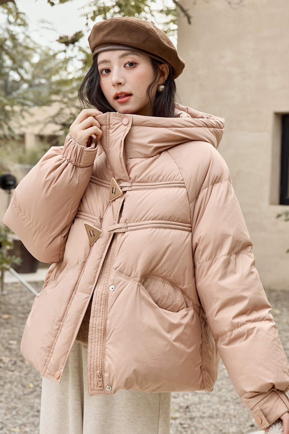 女性のための冬のフグジャケット
