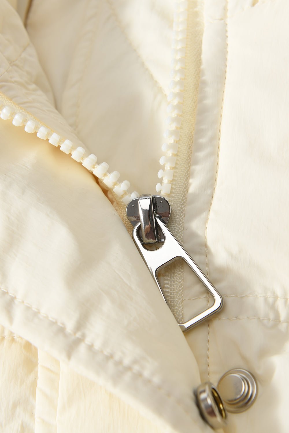 เสื้อแจ็คเก็ตกันหนาวสำหรับผู้หญิง